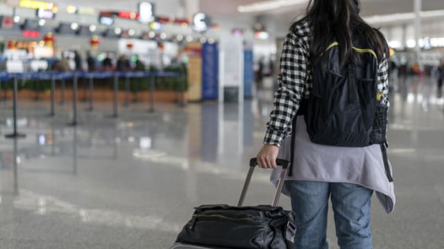 调查：即使防疫措施放宽 半数中国人也不急于出国