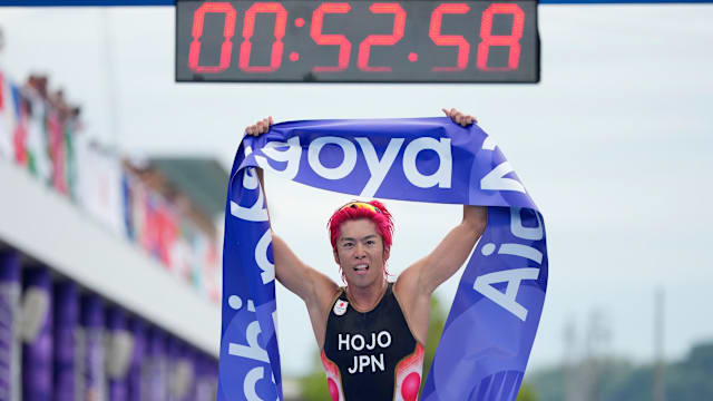 日本铁人三项选手北条巧摘本届亚运首金