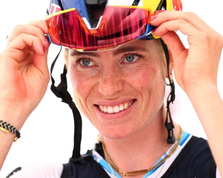 Vollering wins sprint to take Tour de France Femmes stage five, Reusser stays in yellow