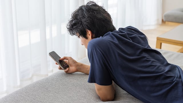 调查：韩国青少年日均花超过三小时 观看网上视频