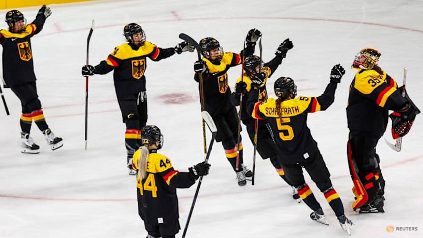 Ice hockey-Canada make winning start, US women thump Finns, Germany and Sweden triumph