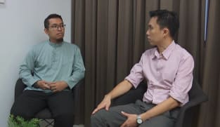 Ibarat 'permata yang jarang ditemui', dua pegawai khidmat sosial lelaki ini kongsi motivasi & cabaran 