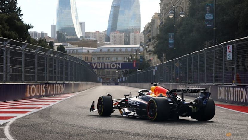 Verstappen on pole in Baku after Piastri and Leclerc crash