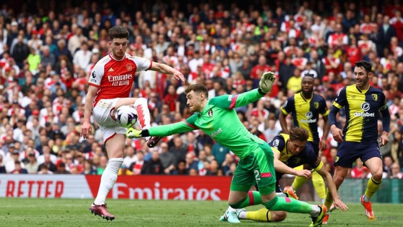Man City, Arsenal both win in neck-and-neck Premier League title race Man City, Arsenal both win in neck-and-neck Premier League title race