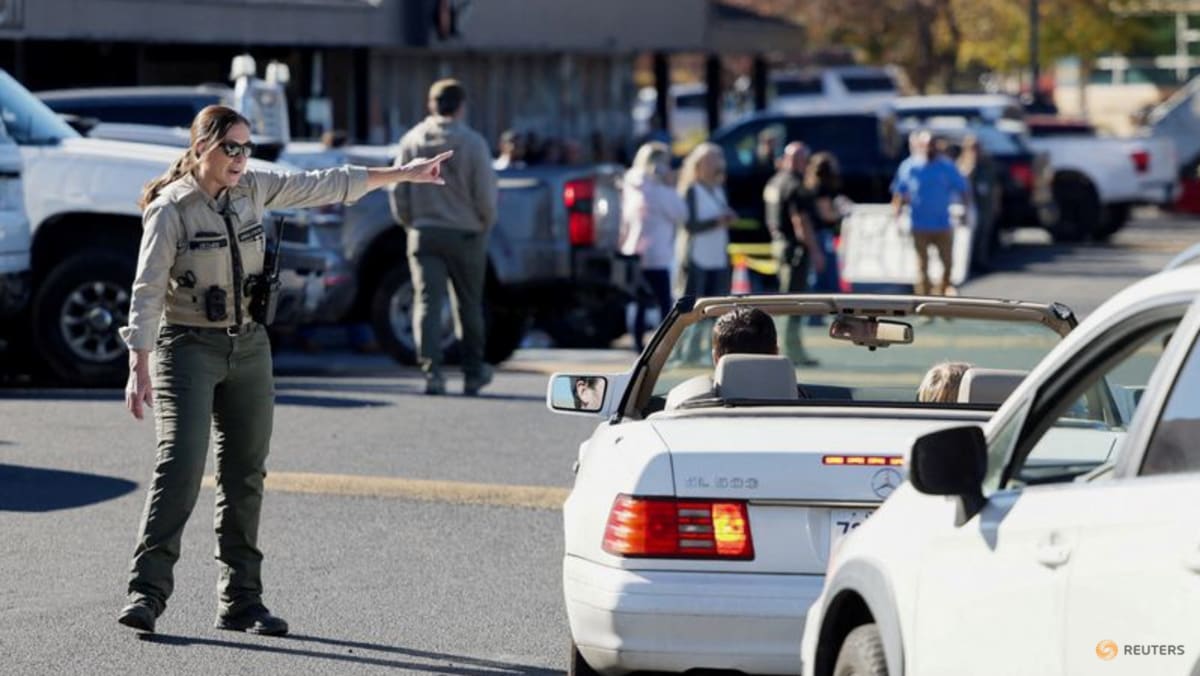 Shooter killed at Oregon elementary school; CNN, CBS report four dead in violence