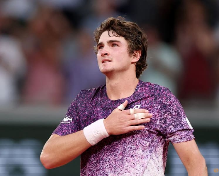 Djokovic's French Open future uncertain after stunning loss to Fonseca