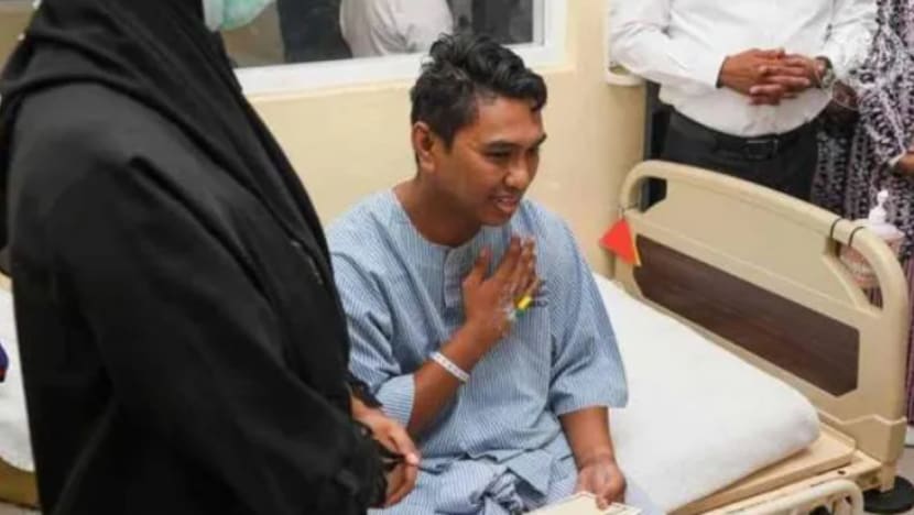 Anggota polis cedera ditembak dalam serangan balai polis Ulu Tiram dibenar keluar dari hospital Anggota polis cedera ditembak dalam serangan balai polis Ulu Tiram dibenar keluar dari hospital