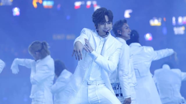 意外发生后仍继续表演　MIRROR卢瀚霆遭骂冷血