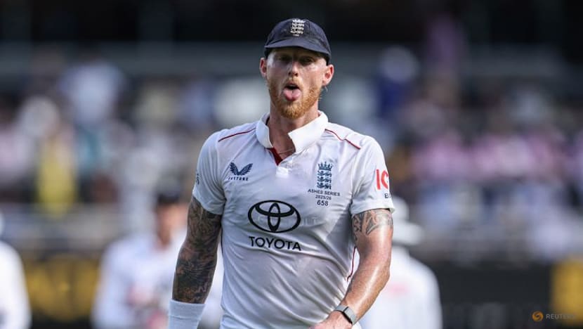 Australia beat England by eight wickets in second Ashes test, lead series 2-0