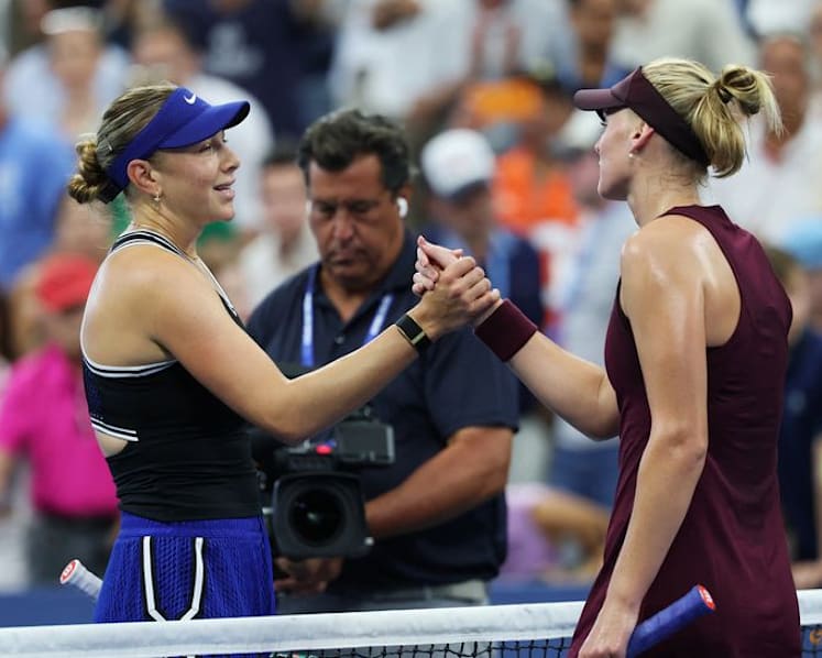 Anisimova cruises to birthday win at US Open