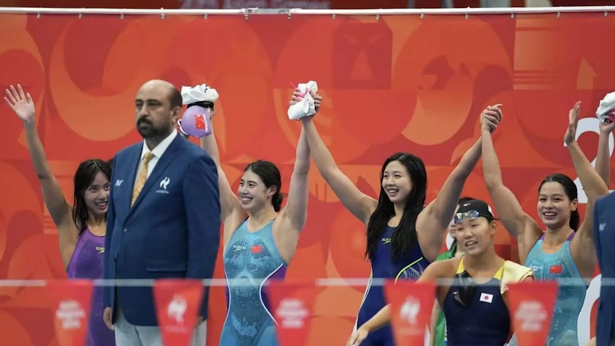 中国游泳队摘30金 位居游泳奖牌榜首