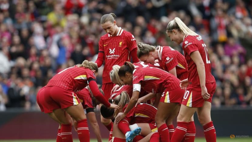 Shaw double sends Man City top of WSL with last-gasp win over Liverpool