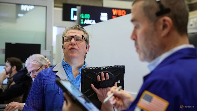 Trading Day: Defense over tech, payrolls next