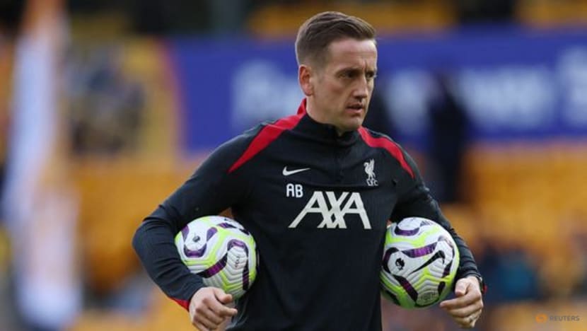 Liverpool set-piece coach Briggs leaves club