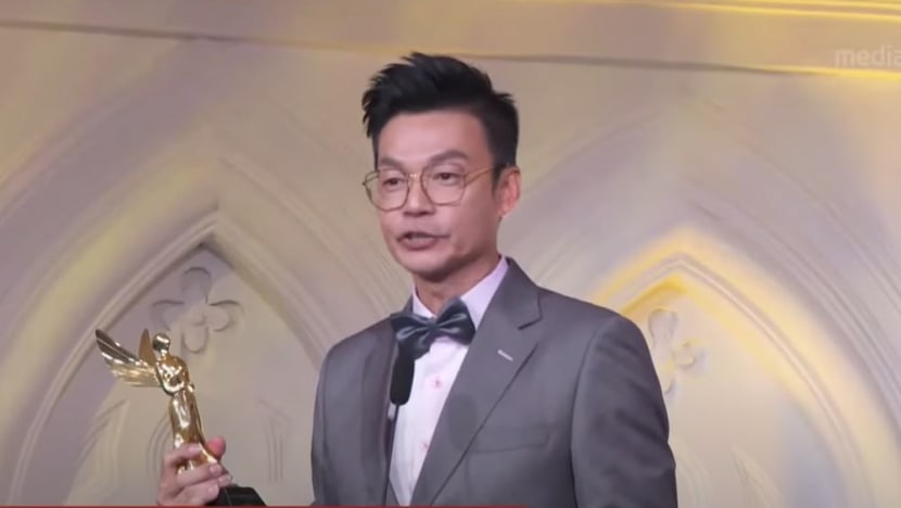 Mark Lee menang Anugerah Persembahan Komedi Terbaik dalam Anugerah Akademi Kreatif Asia Mark Lee menang Anugerah Persembahan Komedi Terbaik dalam Anugerah Akademi Kreatif Asia