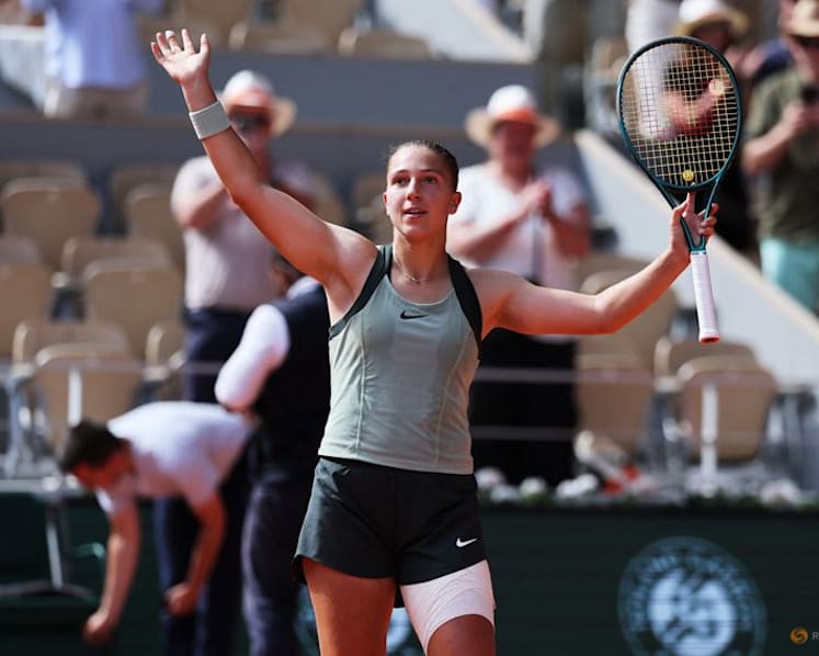 Parry stuns Anisimova to reach first Grand Slam fourth round at the French Open