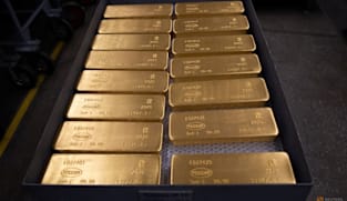 Gold ticks up ahead of Fed rate decision