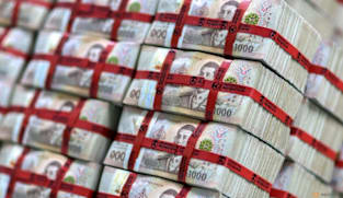 Thai central bank eases rules on foreign income repatriation to ease baht  