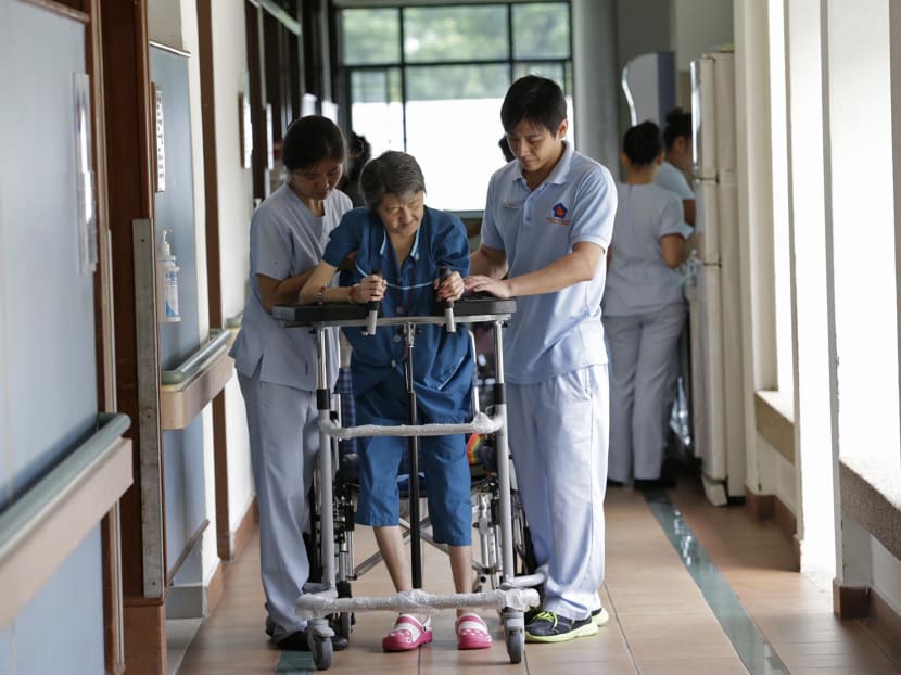 Several Members of Parliament suggested giving greater recognition to the nursing profession.