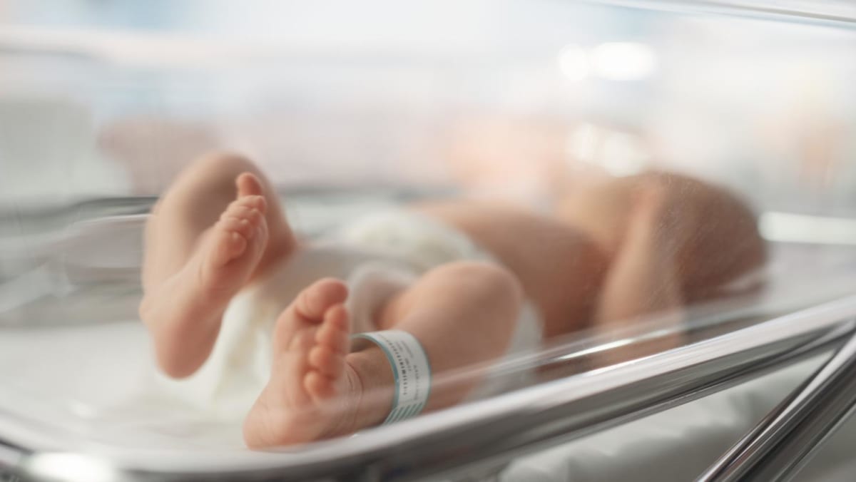 Pasutri muda Singapura aniaya bayi sendiri hingga tewas, divonis lebih dari 15 tahun penjara