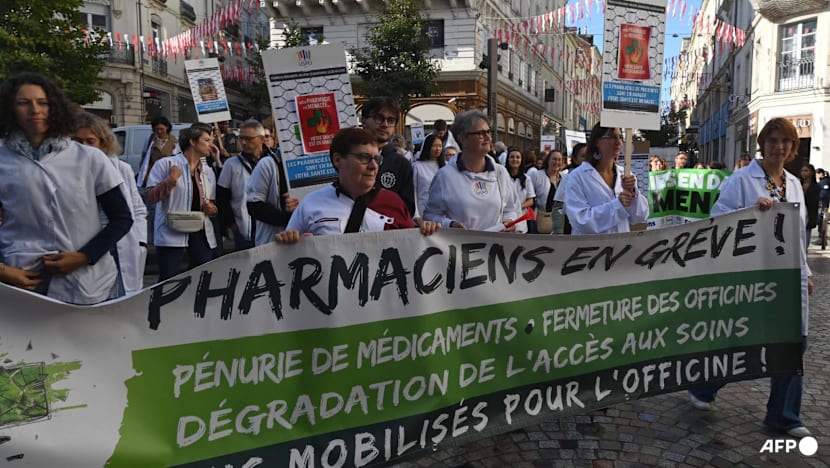 Major disruption hits France on day of anti-Macron 'anger'