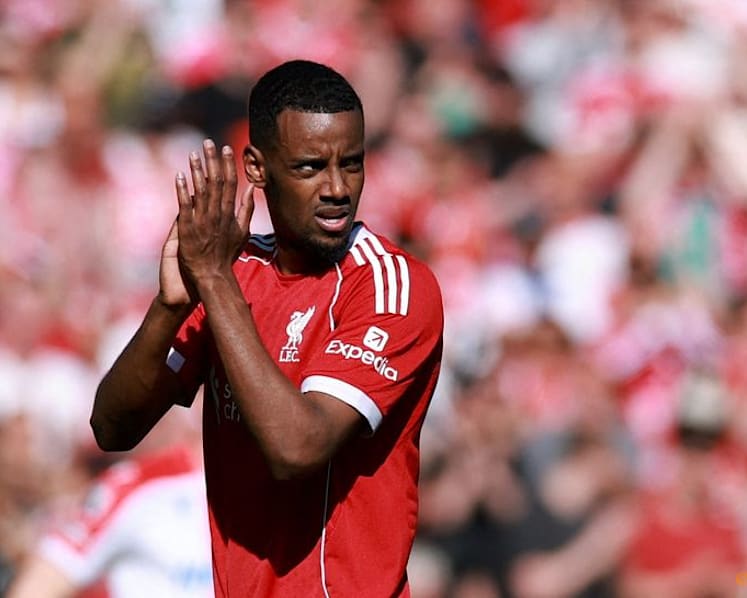 Liverpool's Isak in contention for Chelsea game, says Slot