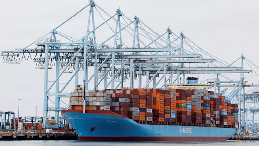 US import prices unexpectedly rise in June