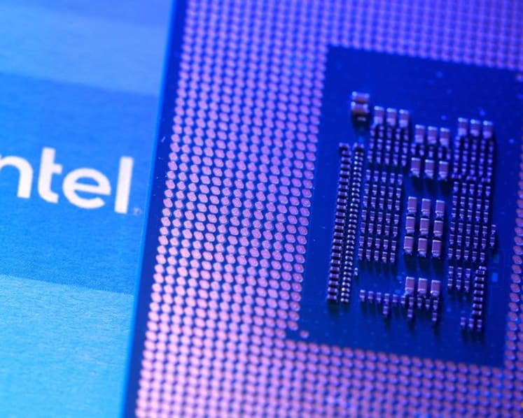 Intel turns to next-generation ASML tool to help make its laptop chips