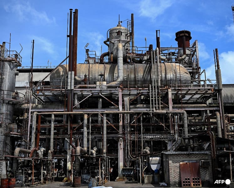 Bangladesh's gas crisis hits factories, homes and transport