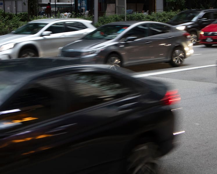 What can be done to tackle the issue of fake vehicle licence plates?