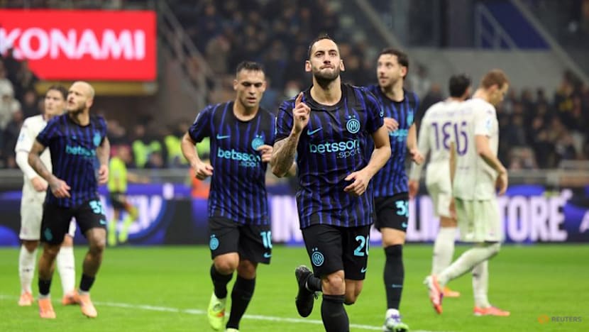 Calhanoglu double fires Inter to 3-0 win over struggling Fiorentina