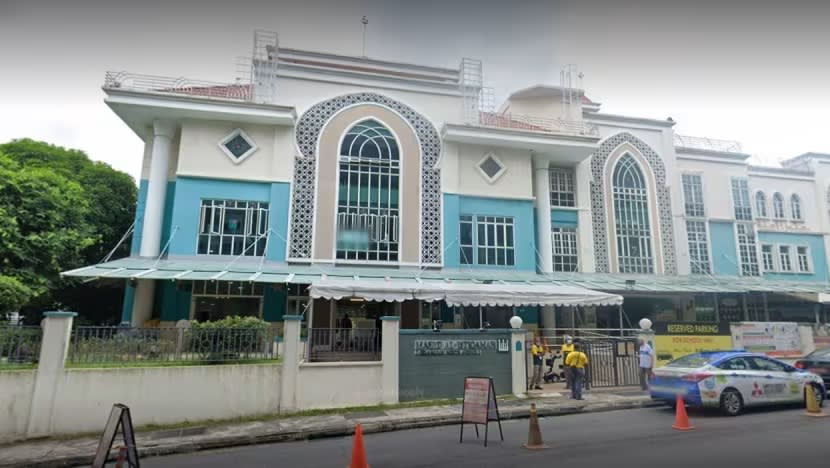 Bekas kakitangan masjid dihukum penjara seleweng lebih S$13,000 pendermaan zakat.