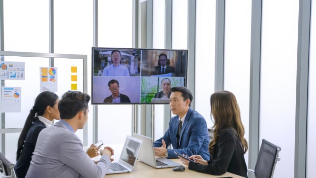 Commentary: Is 'fractional work' LinkedIn jargon, or the workplace trend of 2026?