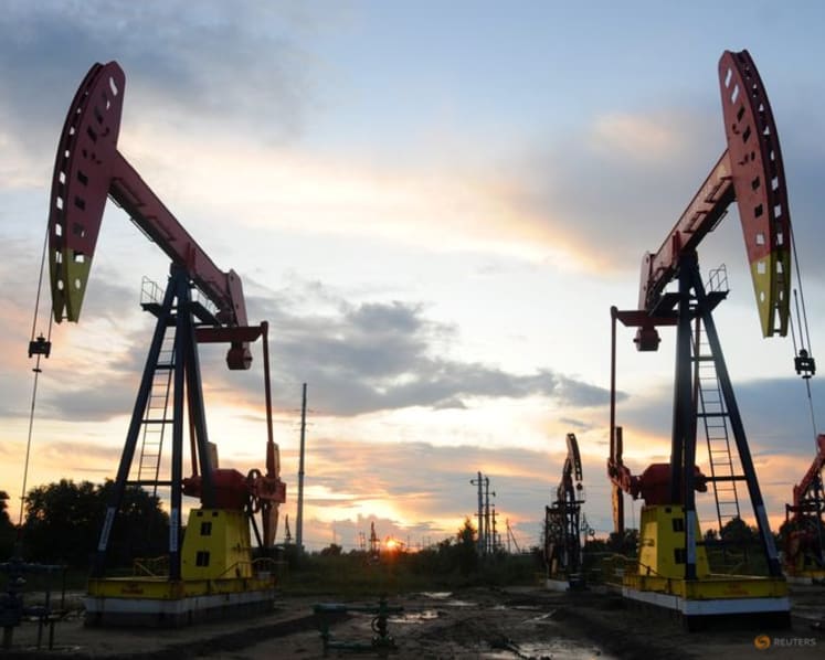 Asian stocks drop as oil rises after Trump's Hormuz levy threat
