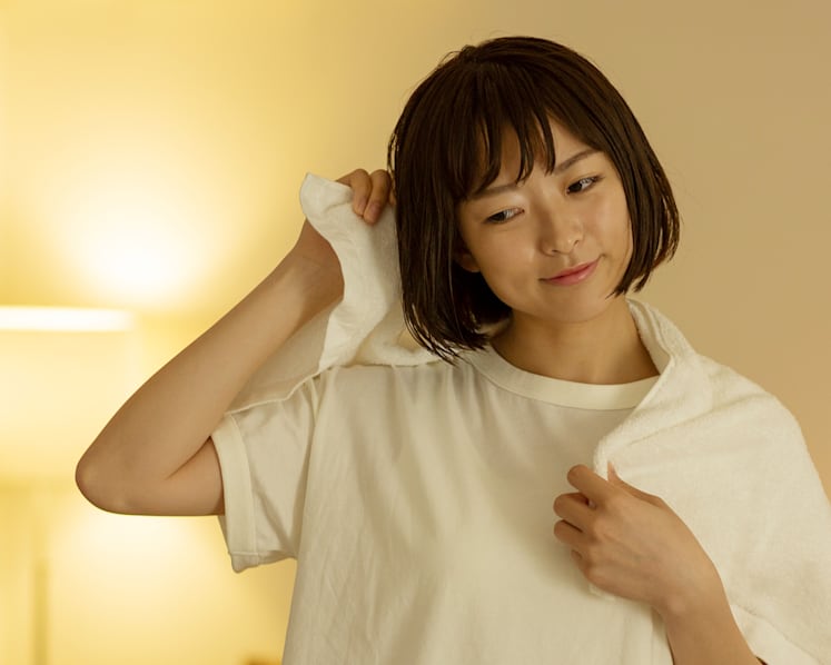 Ini alasan mengapa sebaiknya jangan tidur dengan rambut basah
