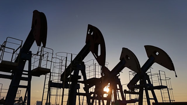 国际原油市场明年料现轻微供应过剩