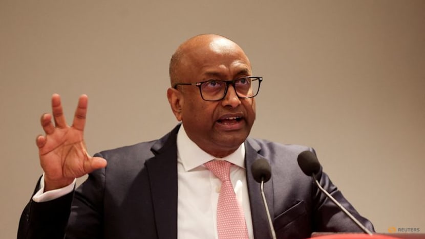 India IT industry surpasses $300 billion amid AI‑driven challenges, openings