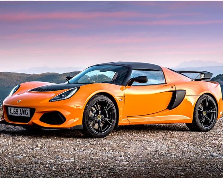 China’s superrich, ‘as young as 18’, were buying sports cars during lockdown – sight unseen