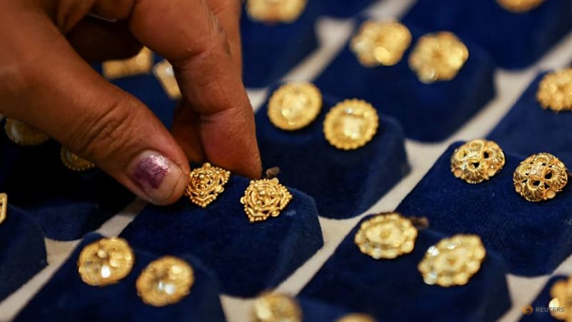 India's gold-buying festival sees tepid demand on price surge 