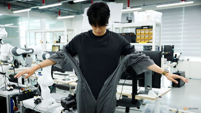 South Korea-US team unveils robotic technology that dresses the wearer