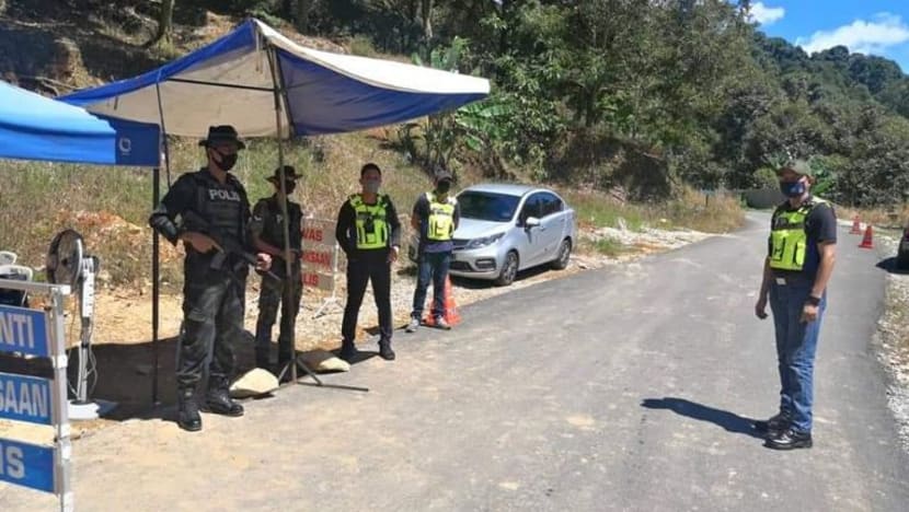Lelaki ditahan bersama 22 biji durian musang king