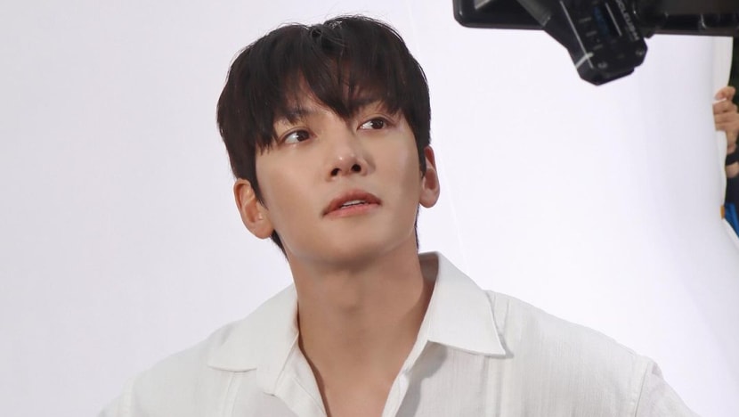 Ayu Ting Ting gandeng tangan Ji Chang Wook, netizen langsung heboh