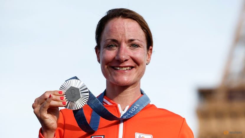 Triple winner Vos pulls out of world championship road race