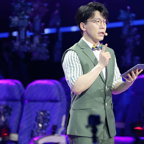 中国主持人陈铭首曝家族悲剧　亲哥因父办案遭报复成植物人