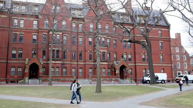 美政府要求哈佛提供外籍学生名单