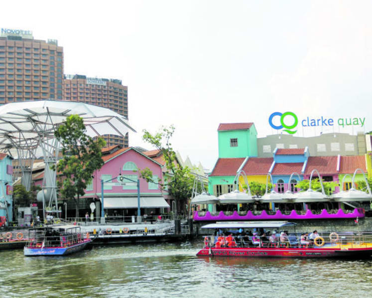 Police investigating 10 teenagers for attempting to enter nightclubs with forged entry stamps
