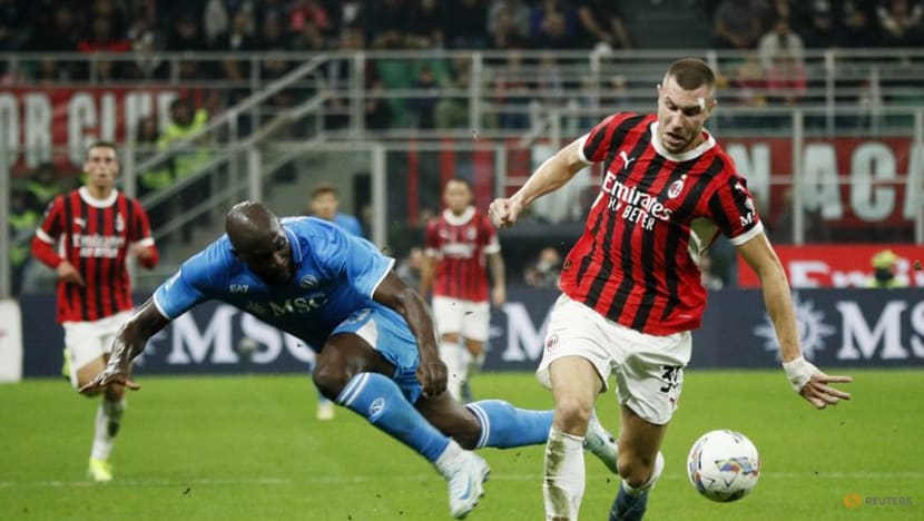 Napoli extend lead at the top with 2-0 win at Milan Napoli extend lead at the top with 2-0 win at Milan