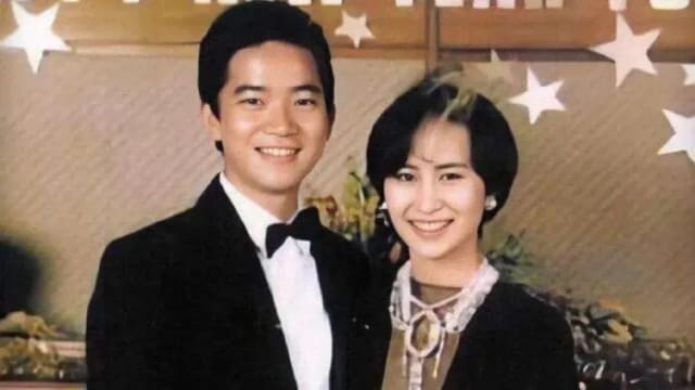 何超琼演唱《偏偏喜欢你》　网翻当年与陈百强过往
