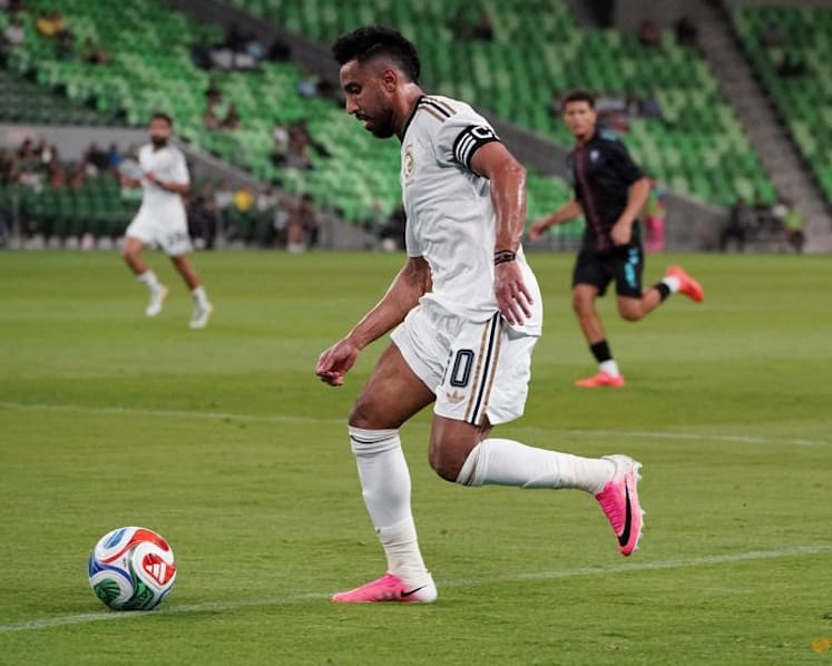 Saudi Arabia beat Puerto Rico 3-0 after weather delay in first win under Donis