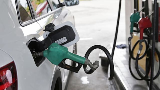 本地汽油价格再上调 所有油商95辛烷值汽油均破每升3元